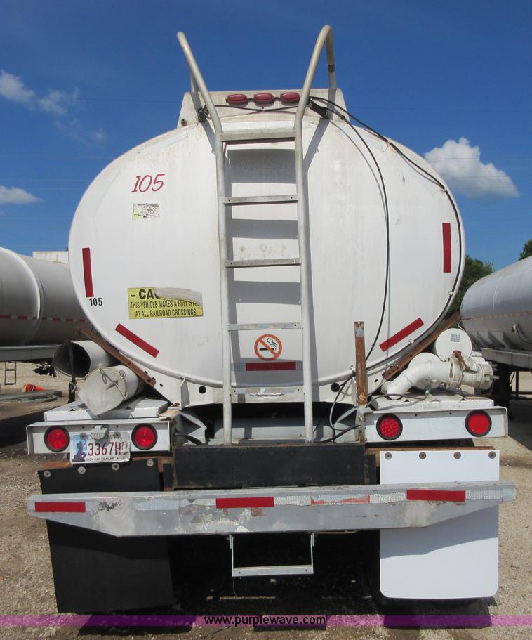 image for item I2069 1975 Heil tank trailer