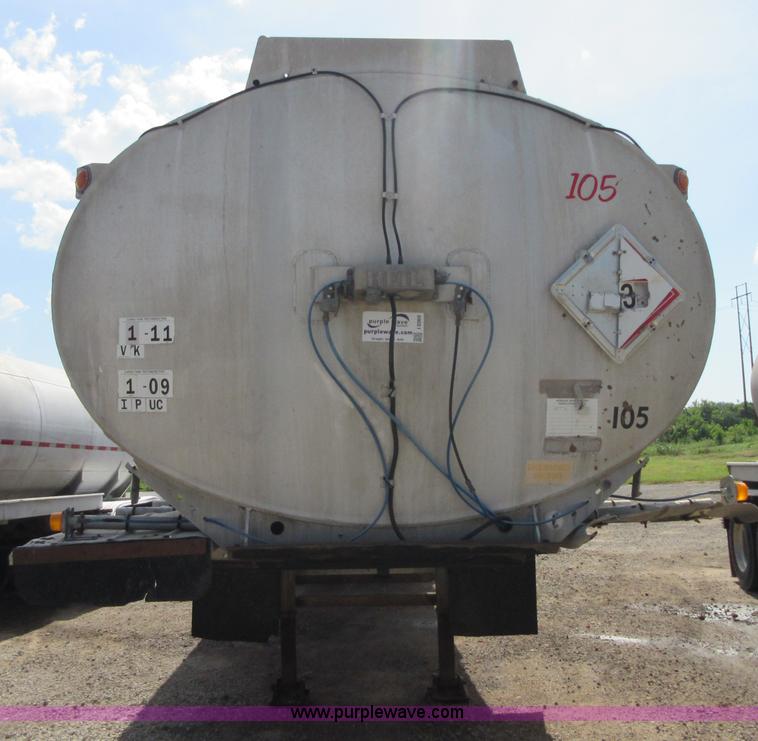 image for item I2069 1975 Heil tank trailer