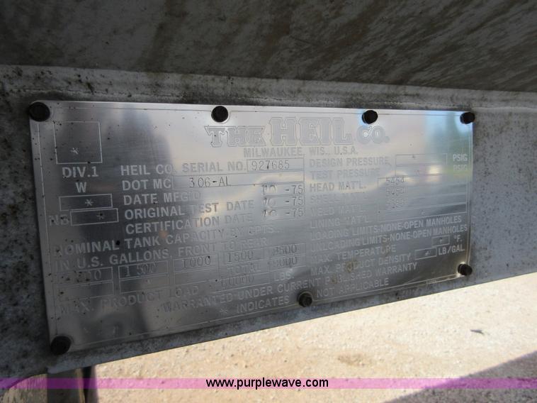 image for item I2069 1975 Heil tank trailer