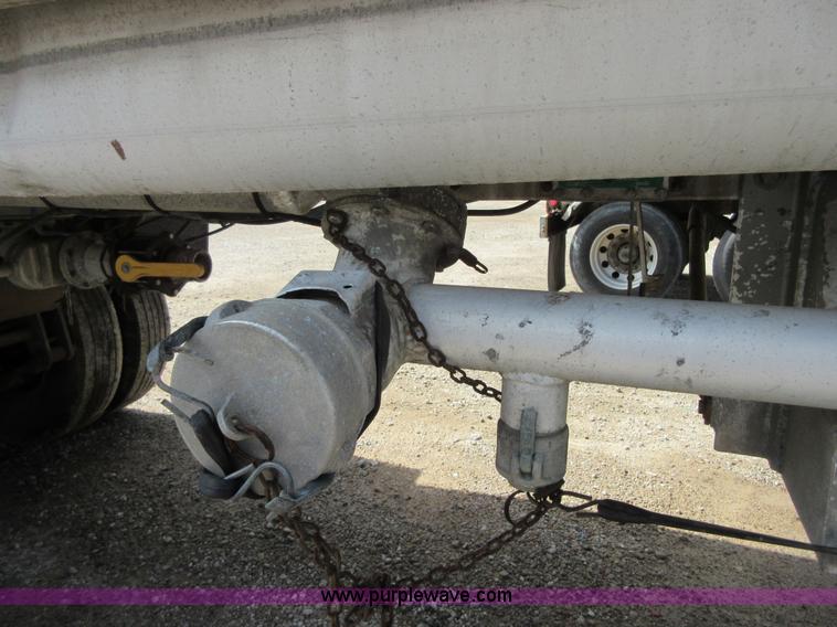 image for item I2069 1975 Heil tank trailer