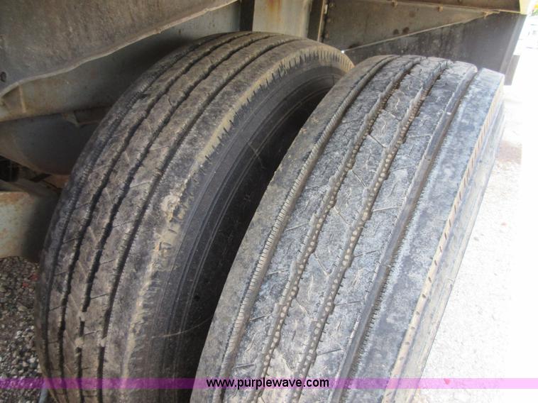 image for item I2069 1975 Heil tank trailer