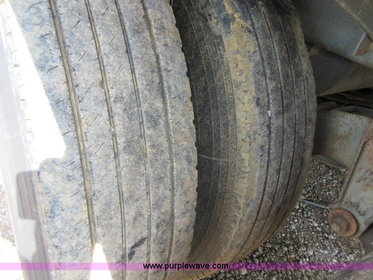 image for item I2069 1975 Heil tank trailer