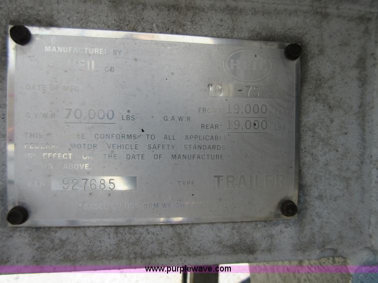image for item I2069 1975 Heil tank trailer
