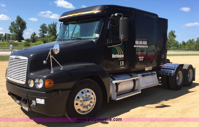 image for item J1749 2003 Freightliner Century Class ST120 semi truck