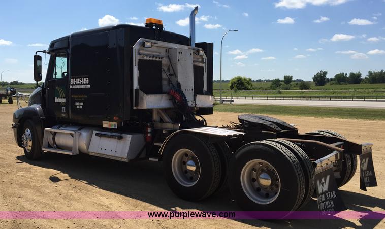 image for item J1749 2003 Freightliner Century Class ST120 semi truck