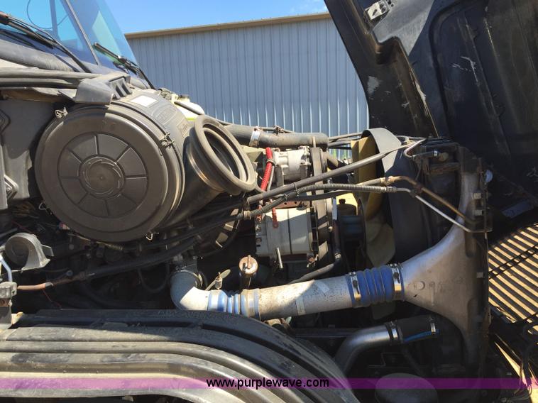 image for item J1749 2003 Freightliner Century Class ST120 semi truck