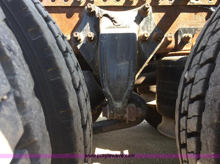 image for item J1749 2003 Freightliner Century Class ST120 semi truck