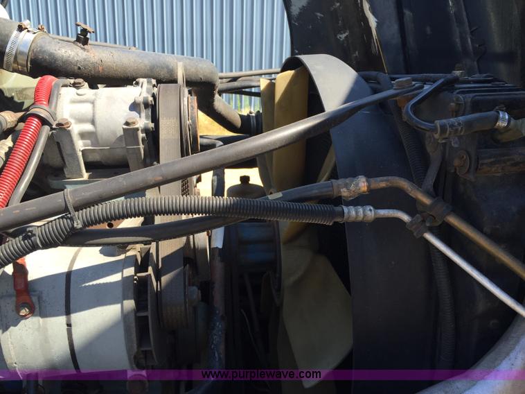 image for item J1749 2003 Freightliner Century Class ST120 semi truck