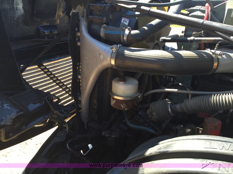 image for item J1749 2003 Freightliner Century Class ST120 semi truck