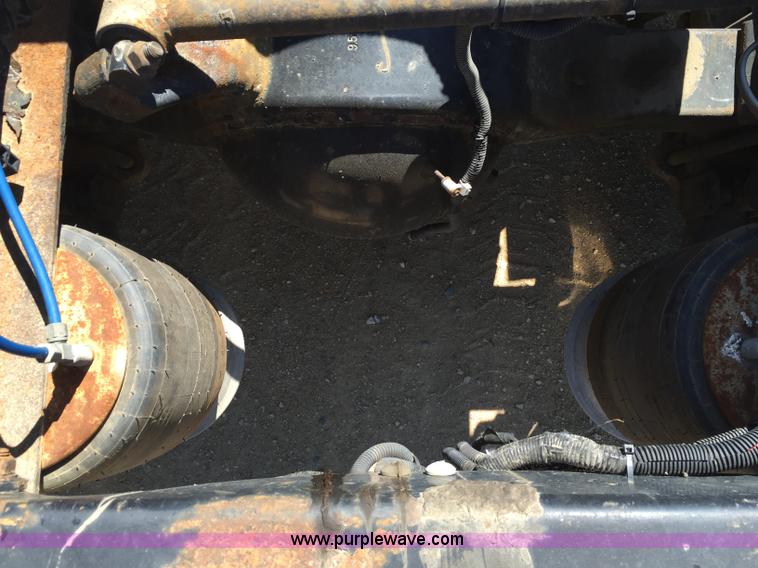 image for item J1749 2003 Freightliner Century Class ST120 semi truck