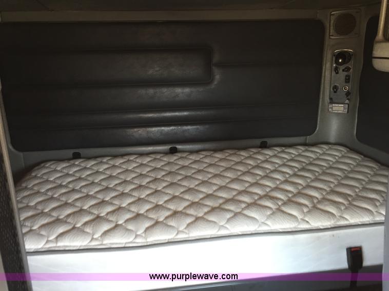 image for item J1749 2003 Freightliner Century Class ST120 semi truck