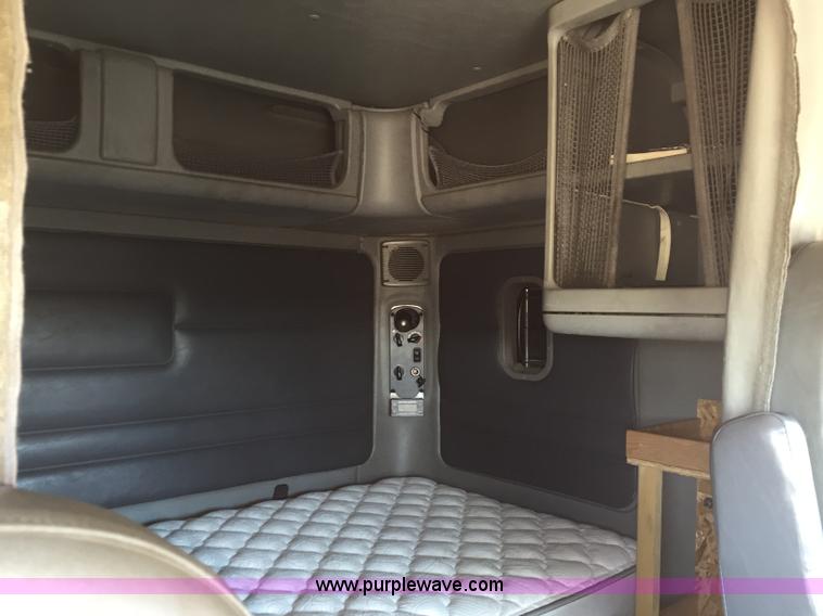 image for item J1749 2003 Freightliner Century Class ST120 semi truck