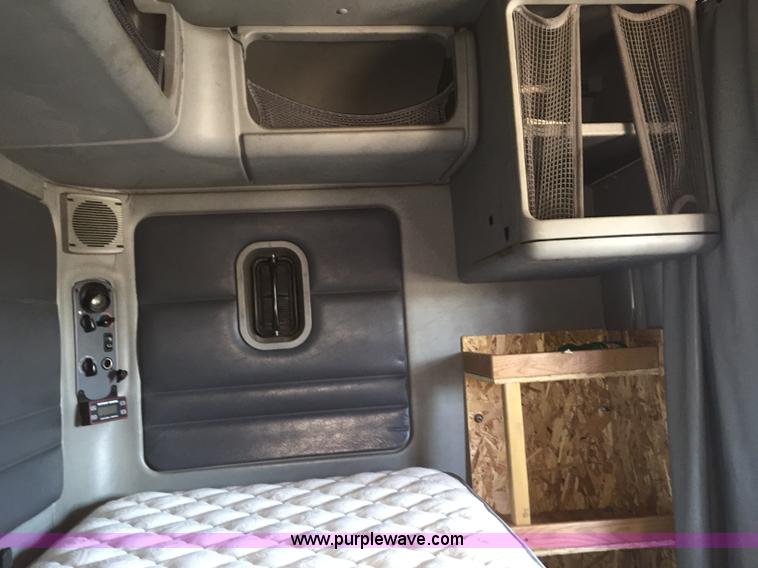 image for item J1749 2003 Freightliner Century Class ST120 semi truck