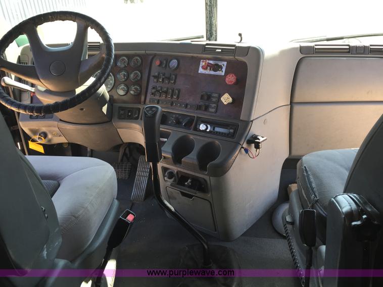 image for item J1749 2003 Freightliner Century Class ST120 semi truck