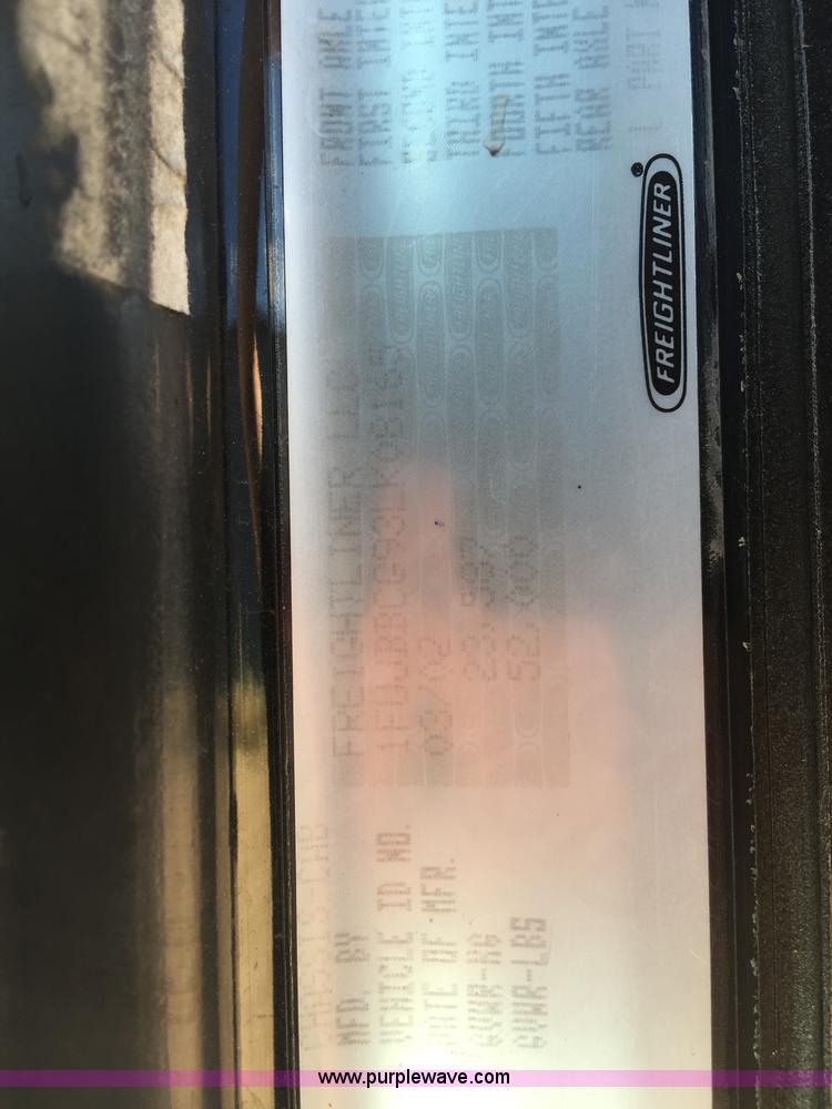 image for item J1749 2003 Freightliner Century Class ST120 semi truck