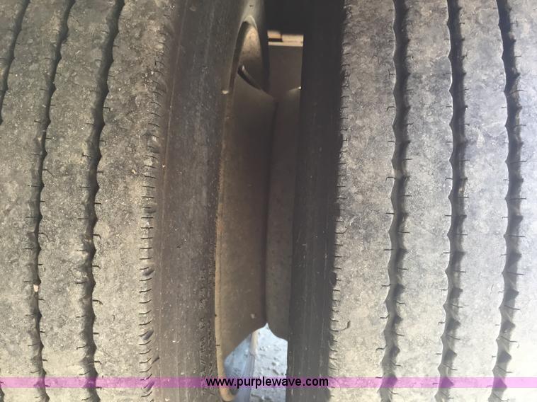 image for item J1750 1999 Trail-Eze drop deck trailer