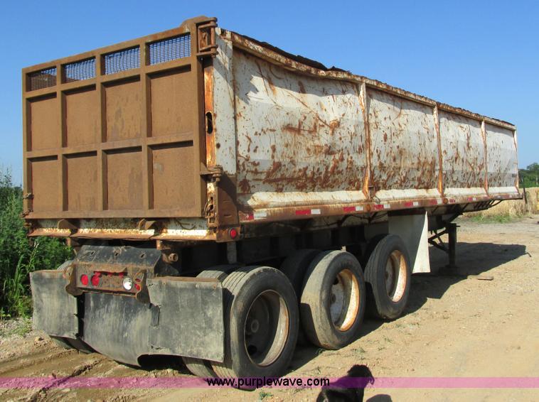 image for item J1757 2000 Midland end dump trailer