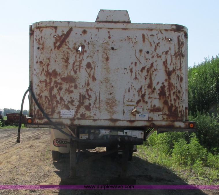 image for item J1757 2000 Midland end dump trailer