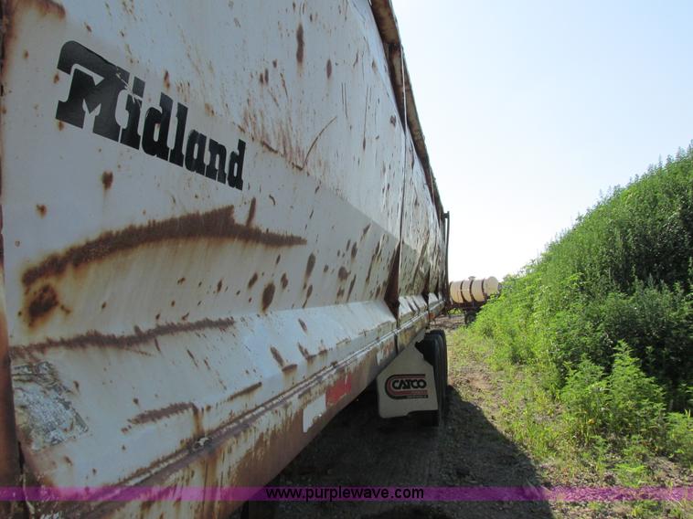 image for item J1757 2000 Midland end dump trailer