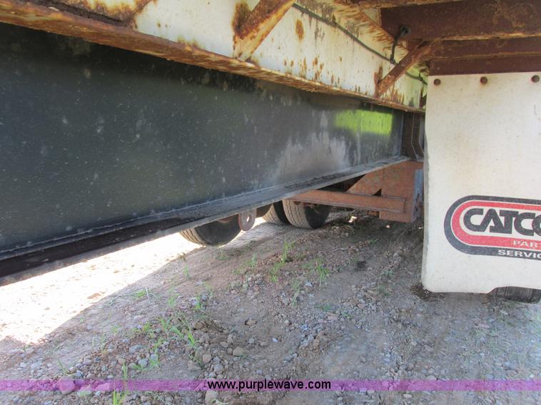 image for item J1757 2000 Midland end dump trailer