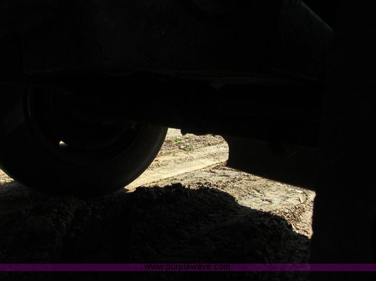 image for item J1757 2000 Midland end dump trailer