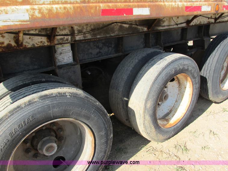 image for item J1757 2000 Midland end dump trailer