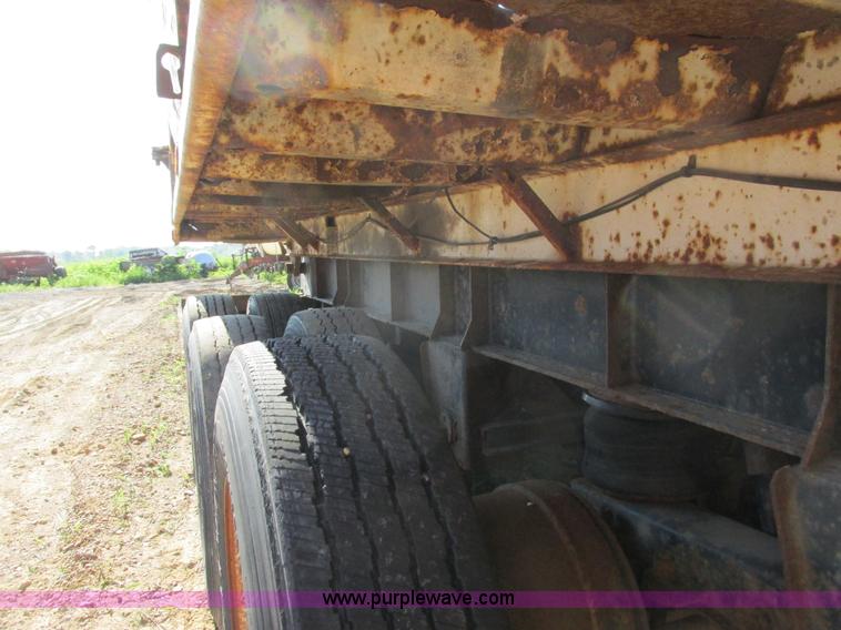 image for item J1757 2000 Midland end dump trailer