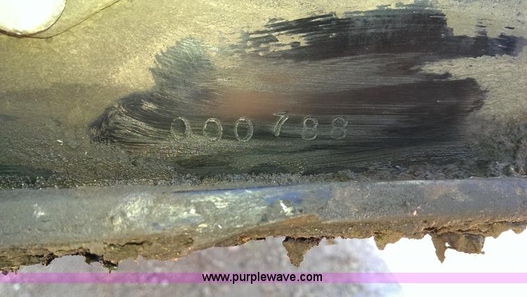 image for item J1757 2000 Midland end dump trailer