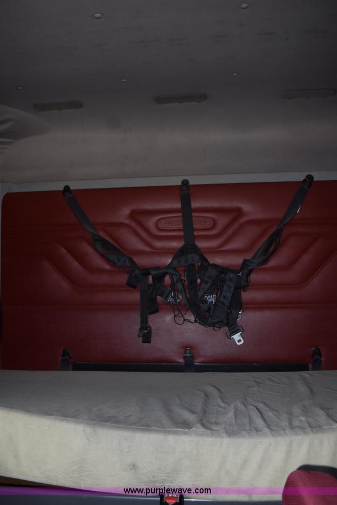 image for item J8500 2002 Freightliner Century Class ST120 semi truck