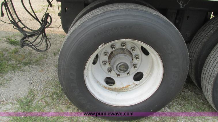 image for item J8551 2007 Wabash refrigerated van trailer