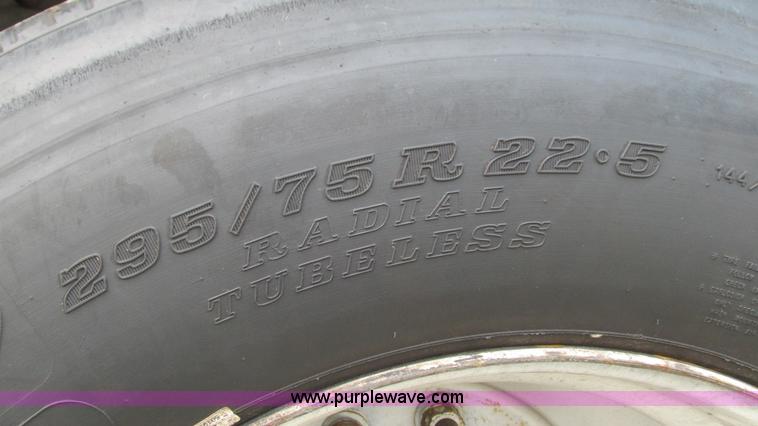 image for item J8551 2007 Wabash refrigerated van trailer