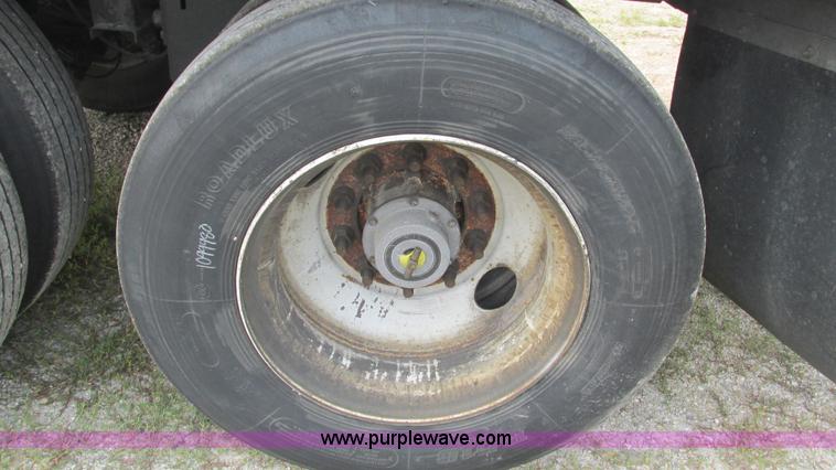 image for item J8551 2007 Wabash refrigerated van trailer