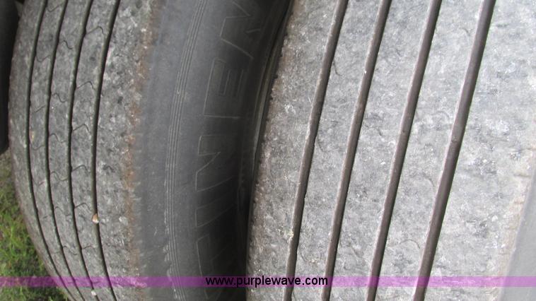 image for item J8551 2007 Wabash refrigerated van trailer