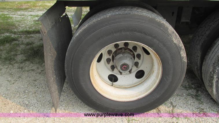 image for item J8551 2007 Wabash refrigerated van trailer