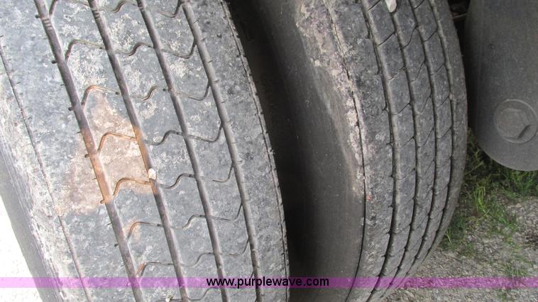 image for item J8551 2007 Wabash refrigerated van trailer