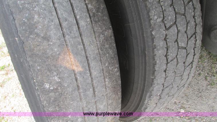 image for item J8551 2007 Wabash refrigerated van trailer