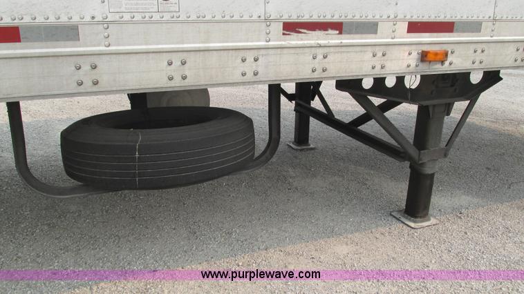 image for item J8551 2007 Wabash refrigerated van trailer