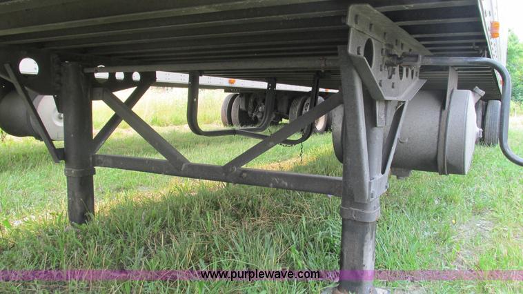 image for item J8552 2007 Wabash refrigerated van trailer