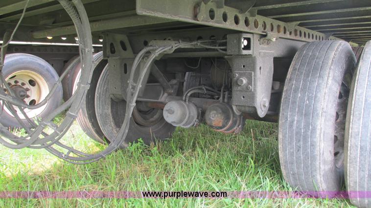 image for item J8552 2007 Wabash refrigerated van trailer