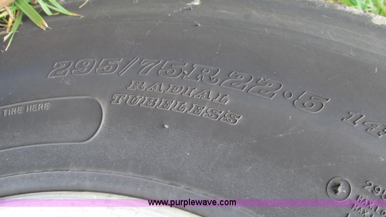 image for item J8552 2007 Wabash refrigerated van trailer