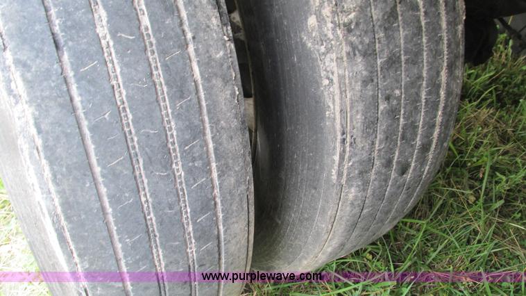 image for item J8552 2007 Wabash refrigerated van trailer