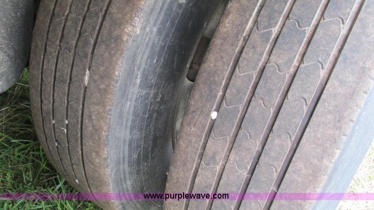 image for item J8552 2007 Wabash refrigerated van trailer