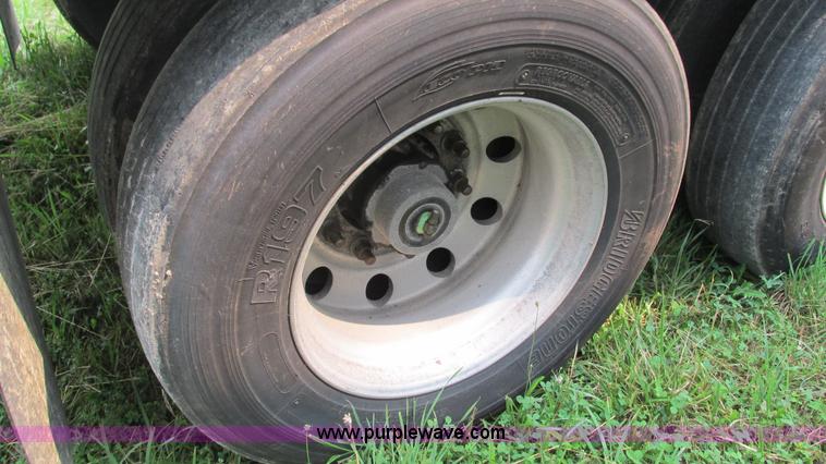 image for item J8552 2007 Wabash refrigerated van trailer