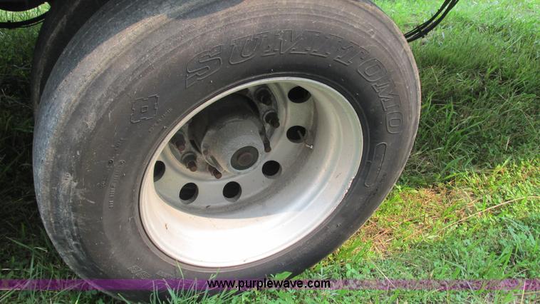 image for item J8552 2007 Wabash refrigerated van trailer