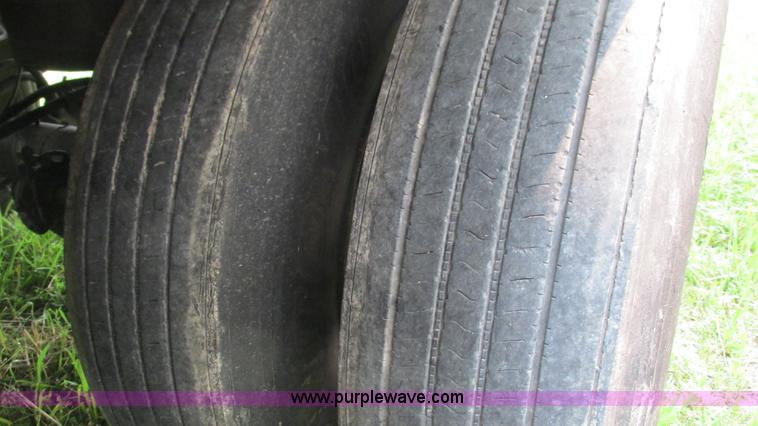 image for item J8552 2007 Wabash refrigerated van trailer