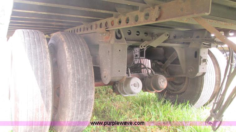 image for item J8552 2007 Wabash refrigerated van trailer