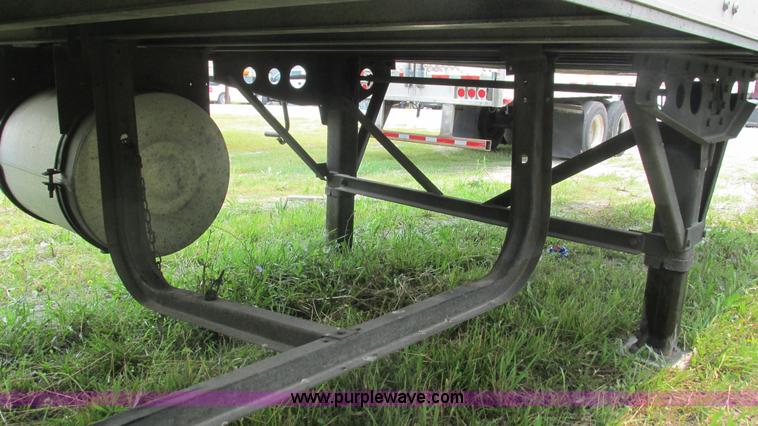 image for item J8552 2007 Wabash refrigerated van trailer