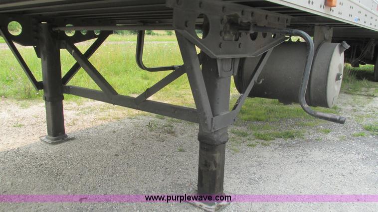 image for item J8553 2007 Wabash refrigerated van trailer