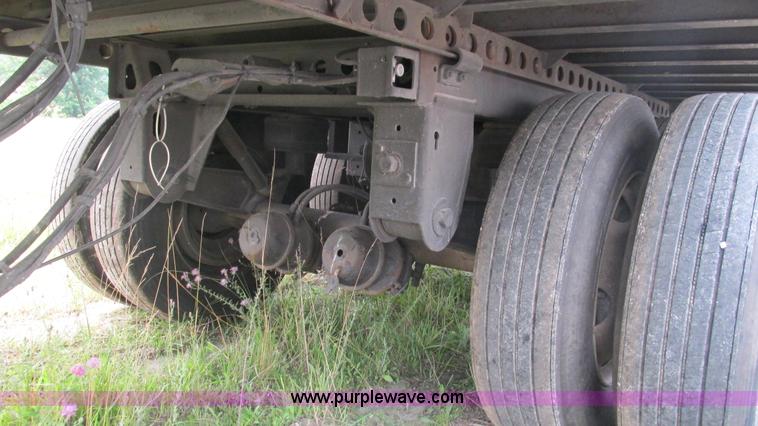 image for item J8553 2007 Wabash refrigerated van trailer