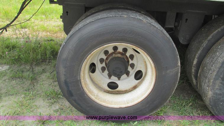 image for item J8553 2007 Wabash refrigerated van trailer